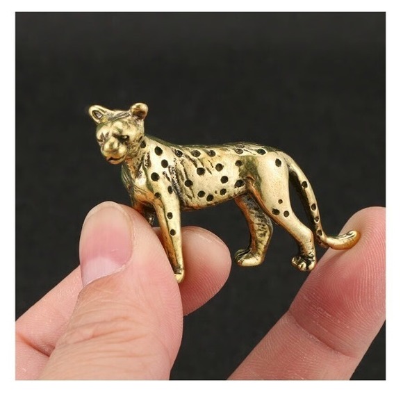 Brass Cheetah Leopard Figurine Miniature Home Ornament Figurines Animal Gift - Picture 2 of 4